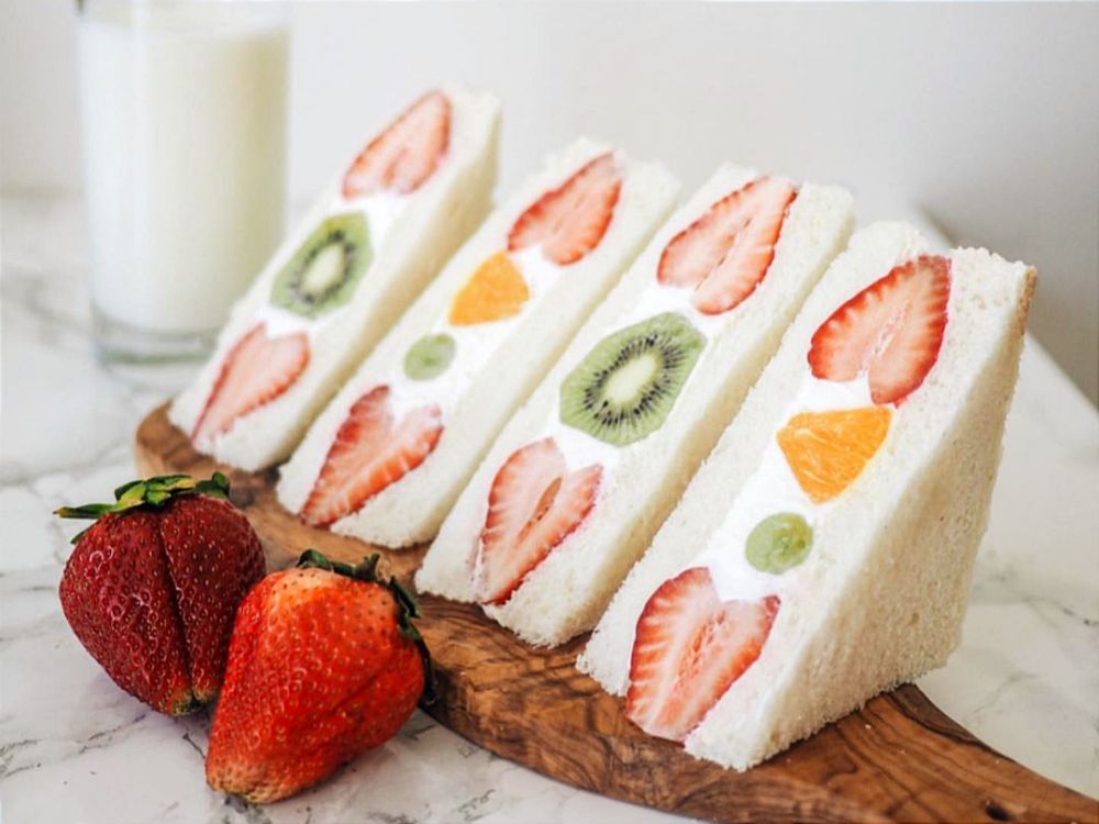 fruit-sando-sandwich-buah-segar-khas-jepang